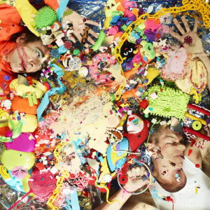 ดาวน์โหลดและฟังเพลง Out Of Your Mind พร้อมเนื้อเพลงจาก The Presets