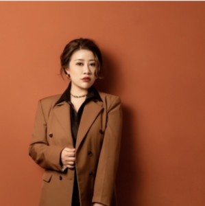 卢喃 ดาวน์โหลดและฟังเพลงฮิตจาก 卢喃