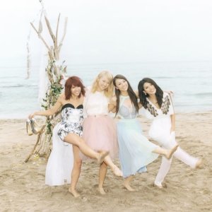 ดาวน์โหลดและฟังเพลง 微笑的花朵 พร้อมเนื้อเพลงจาก Dream（日本）