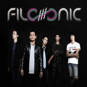ดาวน์โหลดและฟังเพลง Sip (Saat Indah Pada Waktunya) พร้อมเนื้อเพลงจาก Filomonic