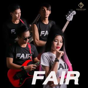 ดาวน์โหลดและฟังเพลง ยังคงรัก พร้อมเนื้อเพลงจาก FAIR