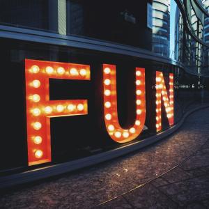 ดาวน์โหลดและฟังเพลง Fun พร้อมเนื้อเพลงจาก OdinMann