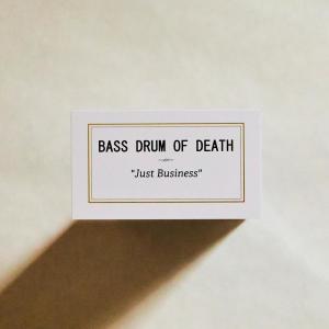 ดาวน์โหลดและฟังเพลง Diamond In The Rough พร้อมเนื้อเพลงจาก Bass Drum Of Death