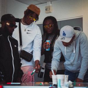 default playlist img