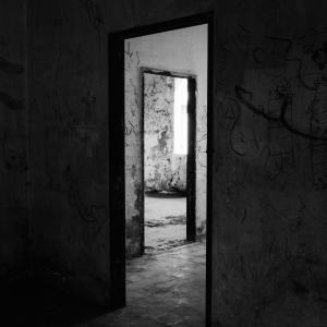 收聽Cultxre的Cemetery歌詞歌曲