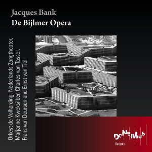 Dengarkan lagu De Bijlmer Opera, Scene 4 "Kassandra 4": XII. Requiem nyanyian Orkest de Volharding dengan lirik