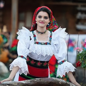 Listen to De Dragoste Si De Dor song with lyrics from Daniel Dogaru