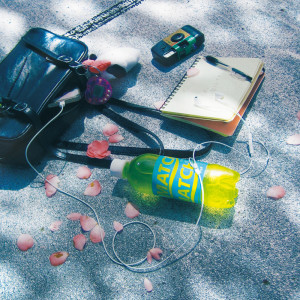 收聽乃紫的1000日間歌詞歌曲