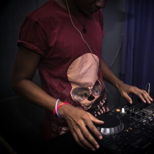 default playlist img