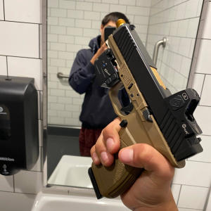 收聽FTGLoLo的Shell Catcher (feat. Babyree98) (Explicit)歌詞歌曲