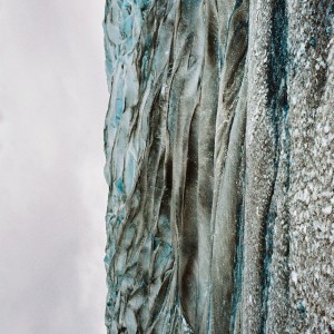 收聽The Field Tapes的Waterfalling歌詞歌曲