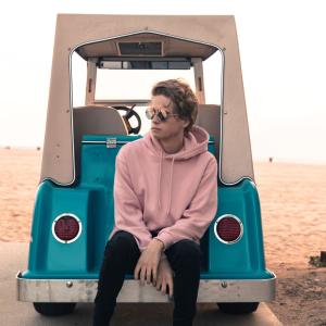 ดาวน์โหลดและฟังเพลง No Worries (Live) พร้อมเนื้อเพลงจาก Devin Kennedy