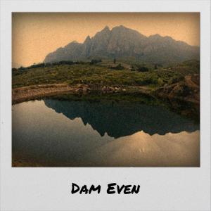 Dengarkan Effulgent Bright lagu dari Sani Duchess dengan lirik