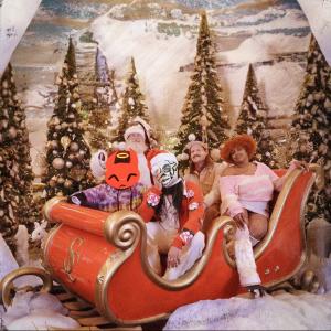 ดาวน์โหลดและฟังเพลง LONELY XMAS (feat. Justis & The Chaplain) พร้อมเนื้อเพลงจาก SADBXIII