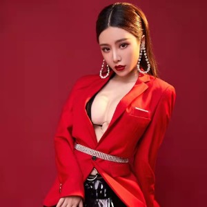 Listen to 大风吹 (港风版) song with lyrics from 刘嘉欣