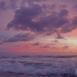 ดาวน์โหลดและฟังเพลง Daydream (Explicit) พร้อมเนื้อเพลงจาก Rapheal