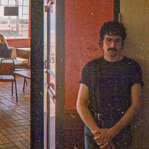 Dengarkan lagu Listen Up nyanyian Oh Bummer! dengan lirik