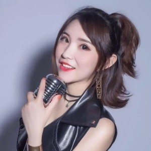 Dengarkan lagu 鬼迷心窍 (DJ版) nyanyian 香子 dengan lirik