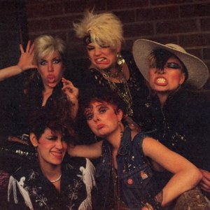 ดาวน์โหลดและฟังเพลง Last Chance Alley พร้อมเนื้อเพลงจาก Screaming Sirens