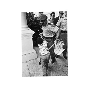 收聽A.C的Tired of Waiting (Explicit)歌詞歌曲