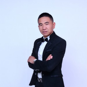 Listen to 喝不完的伤心酒 (完整版) song with lyrics from 杨春幸