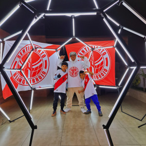 收聽Bloodnigga twz的Sentimiento blanquirrojo (Explicit)歌詞歌曲