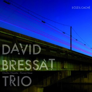 收聽David Bressat的Des lits d'initiés歌詞歌曲