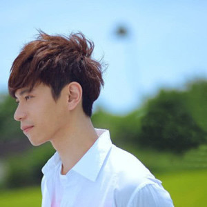 ดาวน์โหลดและฟังเพลง Baby Girl พร้อมเนื้อเพลงจาก 蔡日轩
