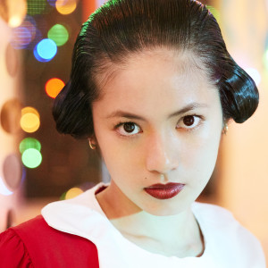 ดาวน์โหลดและฟังเพลง Monomane พร้อมเนื้อเพลงจาก クリープハイプ