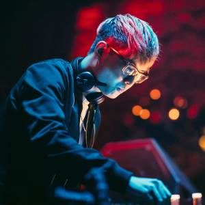 ดาวน์โหลดและฟังเพลง Supernatural (CT Remix) พร้อมเนื้อเพลงจาก Công Thành