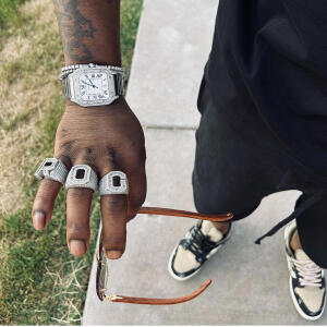 default playlist img