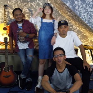 收听Sasya Arkhisna的Cucak Rowo歌词歌曲