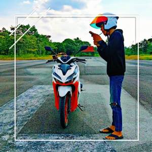 Dengarkan DJ Bulan Bawa Bintang Menari Iringi Langkahku lagu dari Risad Remix dengan lirik