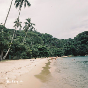 Dengarkan lagu Nós e o Mar nyanyian 罗熙景 dengan lirik