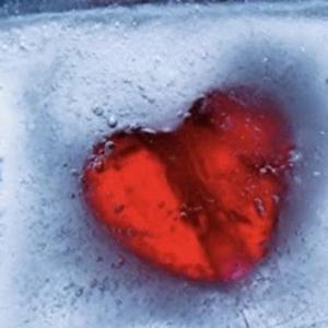 ดาวน์โหลดและฟังเพลง Cold Hearted (Explicit) พร้อมเนื้อเพลงจาก Lil Julió