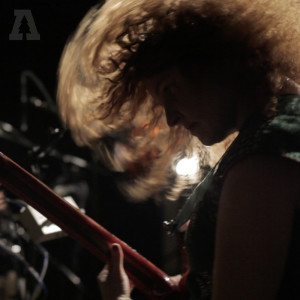 Dengarkan Take a Walk (Audiotree Live Version) lagu dari White Mystery dengan lirik