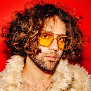 收聽Benjamin Lazar Davis的In Between Lives歌詞歌曲