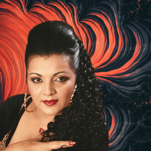 收听Cornelia Catanga的Seara asta vreau sa beau歌词歌曲