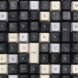 Dengarkan lagu chapter one nyanyian Romay dengan lirik