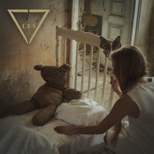 Listen to Leptiru song with lyrics from Les