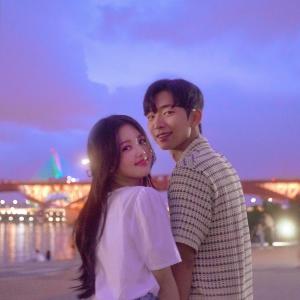 Listen to 새벽에 걸려온 너의 전화는 (dawn call from you) song with lyrics from 한동근
