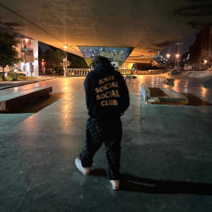 收聽Ixo的IGNÖRING/PIXK UP THE PHÖNE! (Explicit)歌詞歌曲