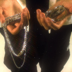 ดาวน์โหลดและฟังเพลง Vivara (Explicit) พร้อมเนื้อเพลงจาก AudioTrackTee