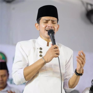 Dengarkan GHUROBA lagu dari MUHAMMAD ZAIDAN YAHYA dengan lirik