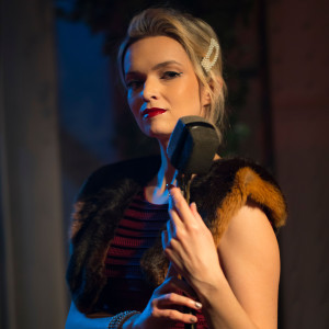 Listen to Dej povej song with lyrics from Mila