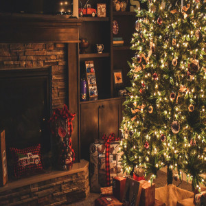 Dengarkan lagu It's Christmas Eve nyanyian Stephen Farrell dengan lirik