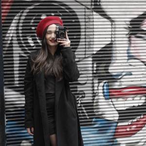 Dengarkan lagu Ade Monika Kaka Jatuh Cinta nyanyian Riki Mahendra dengan lirik
