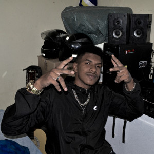 收聽CJOBRABO的Enjoado歌詞歌曲