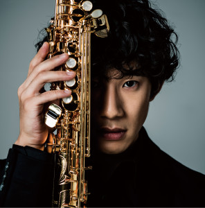 Listen to 無伴奏フルートのためのパルティータ イ短調 BWV1013 -1. Allemande song with lyrics from Kohei Ueno