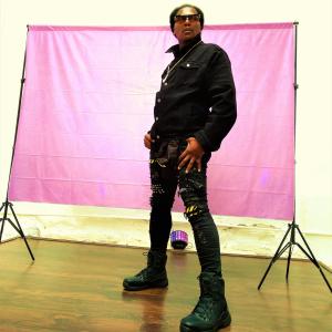 收聽Francis Kelly Danuprince的INSTIGATOR歌詞歌曲